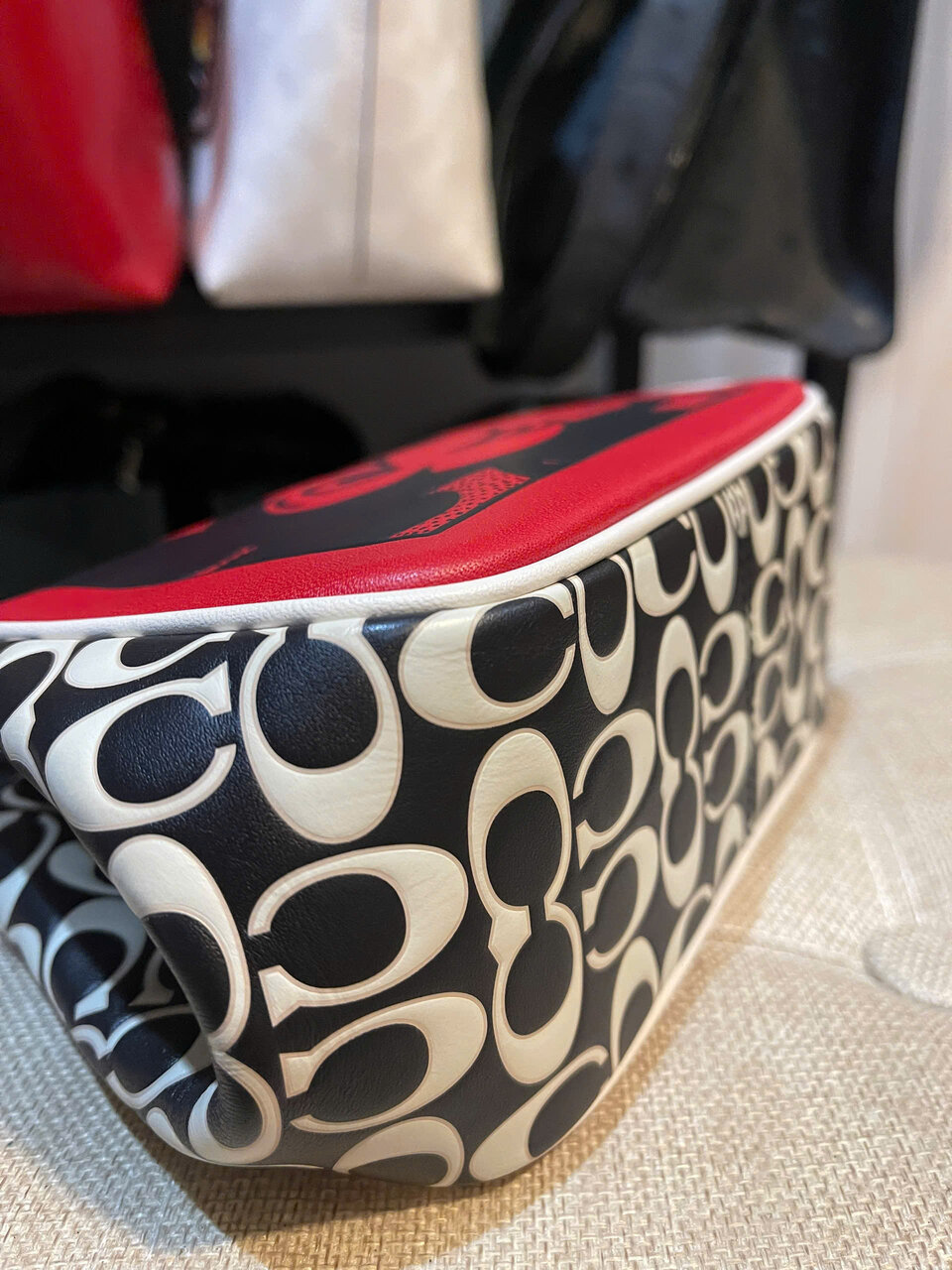 [25-010054] COACH Disney x Keith Haring Mickey Mouse Kisslock Bag - Thumbnail 5