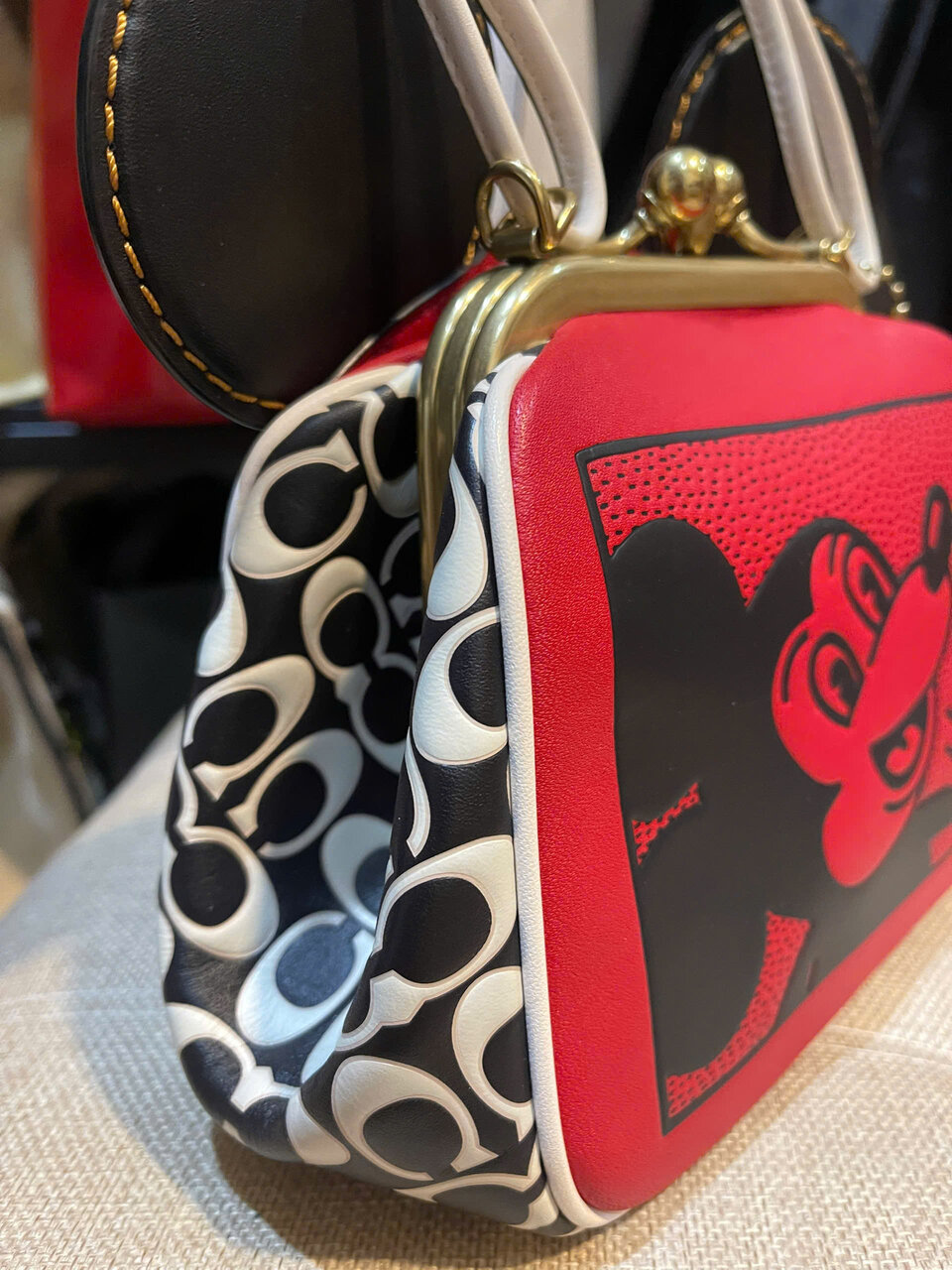 [25-010054] COACH Disney x Keith Haring Mickey Mouse Kisslock Bag